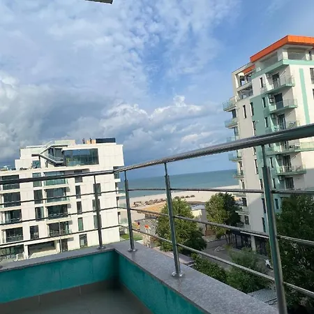 3 Spacious Summerland Flat 2baths 97sqm Clubs&family * Mamaia